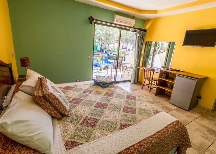 Hotel Villa Hermosa 3*
