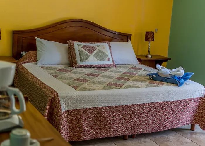 Hotel Villa Hermosa 3*