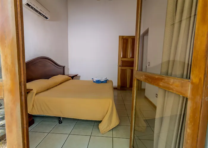 Hotel Villa Hermosa 3*